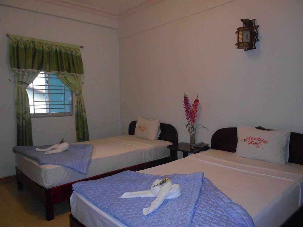 Valentine Hotel Hue Bagian luar foto
