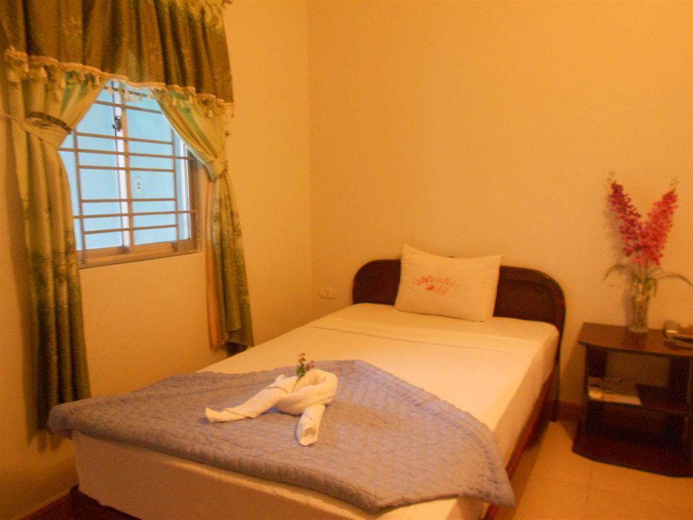 Valentine Hotel Hue Bagian luar foto