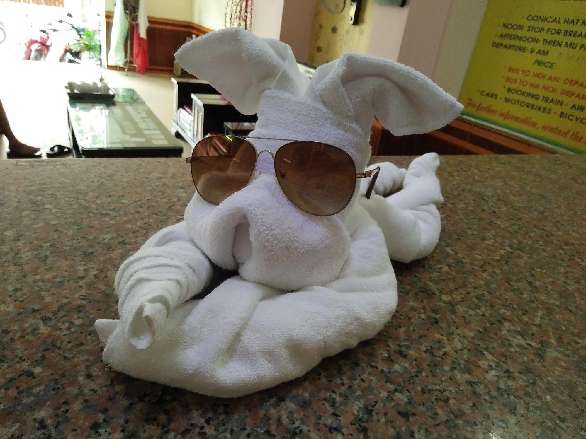 Valentine Hotel Hue Bagian luar foto