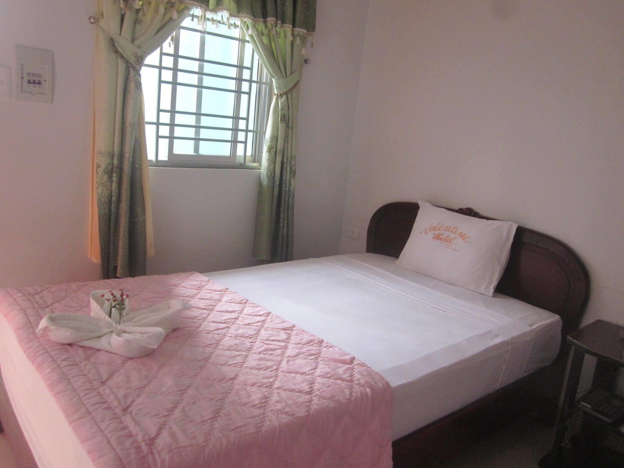 Valentine Hotel Hue Bagian luar foto